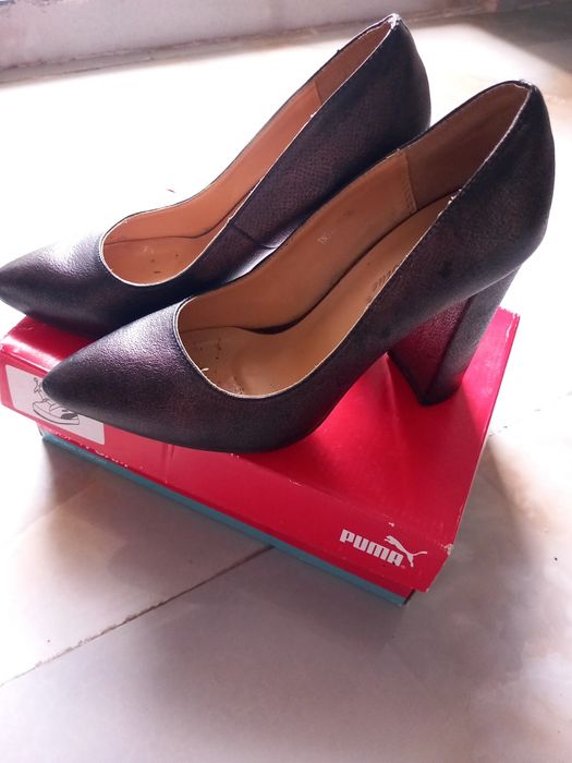 Vând pantaloni eleganți de dama o singura purtare nr 37