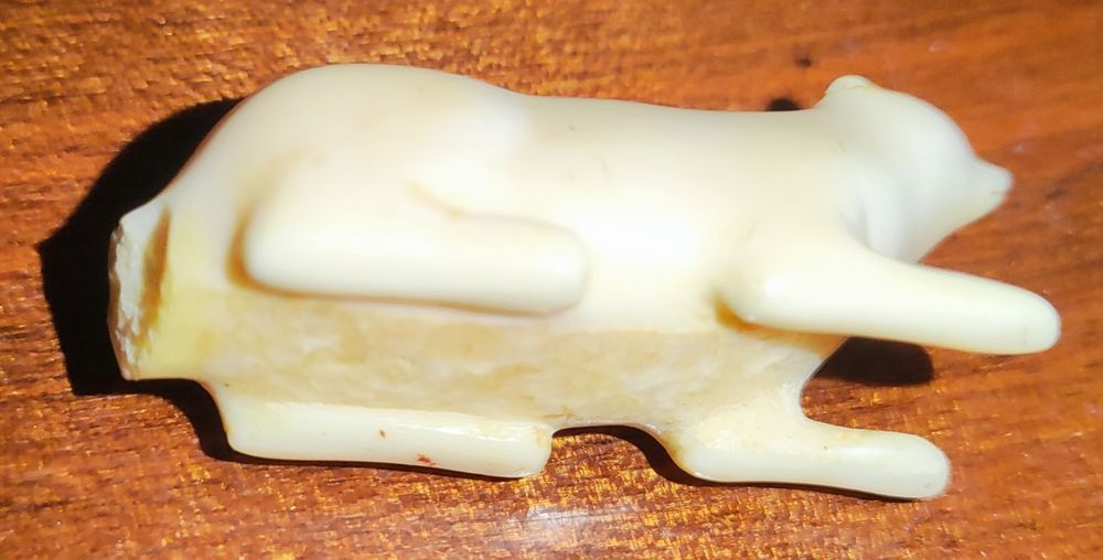 Фигурка из кости моржа. Требуется реставрация.