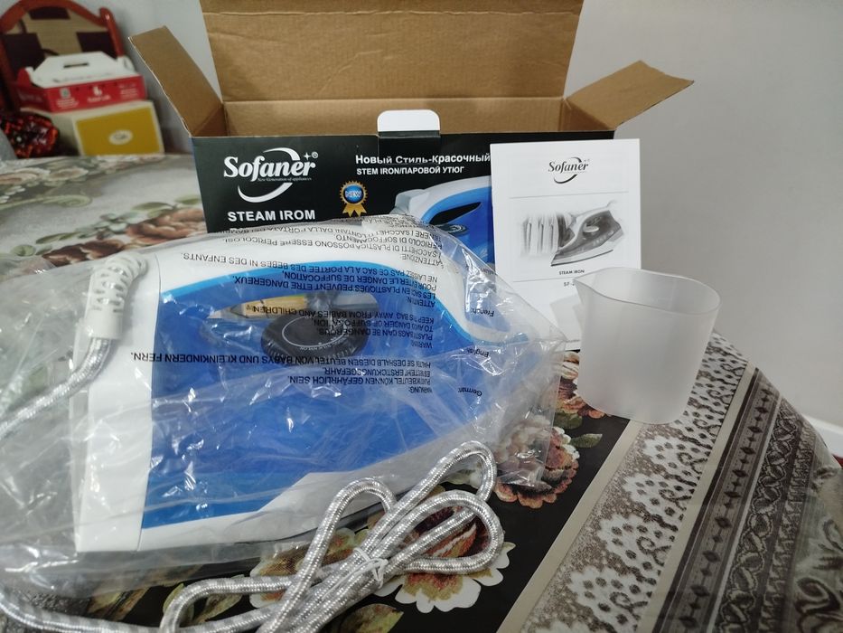 Паровый утюг от бренда Sofaner