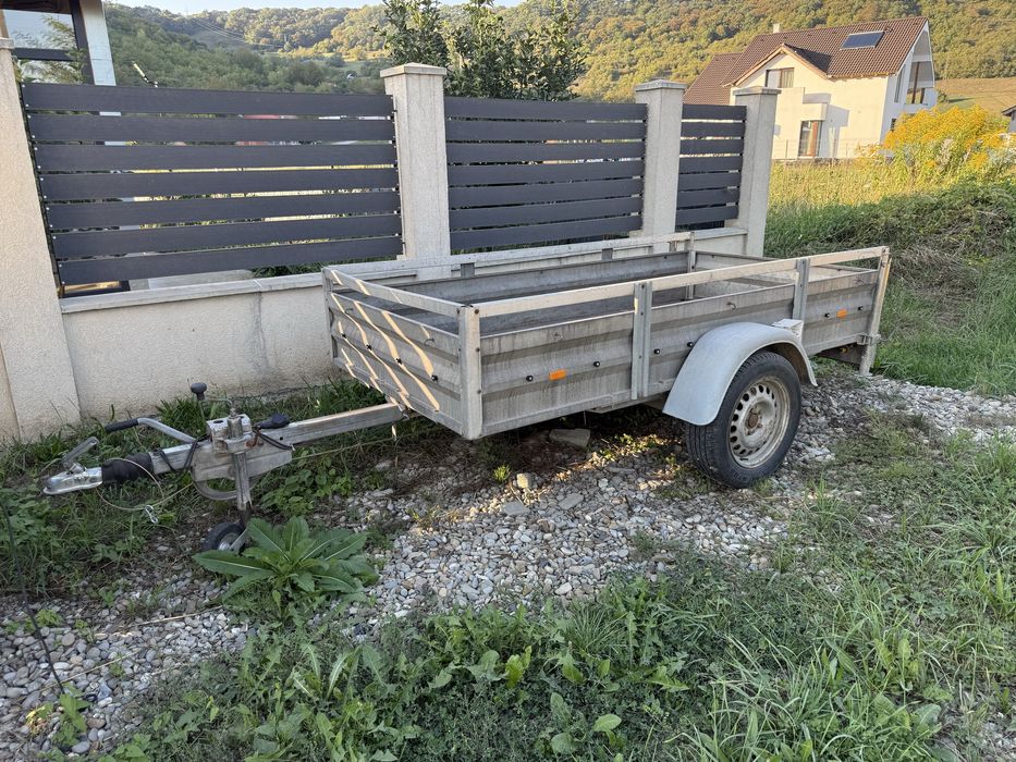 Vand doua remorci 750 kg si una de 1200 kg