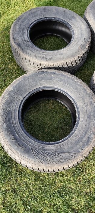 Зимни гуми 265/70 R16 NOKIAN за джип