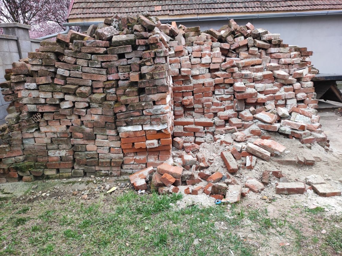 Vând Cărămizi din demolare