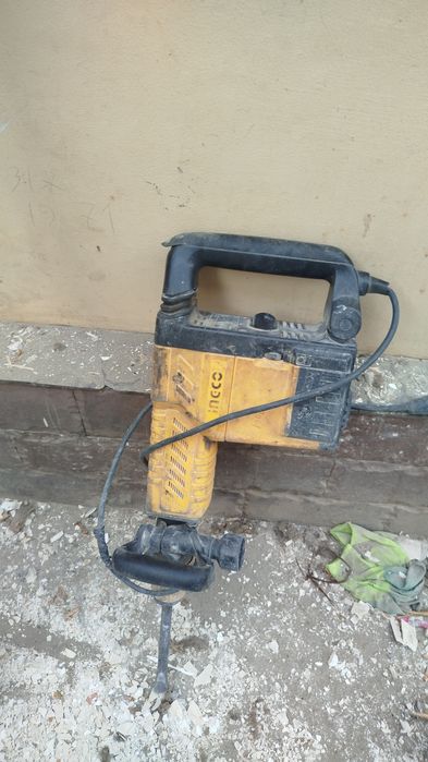 Продам отбойник 1500