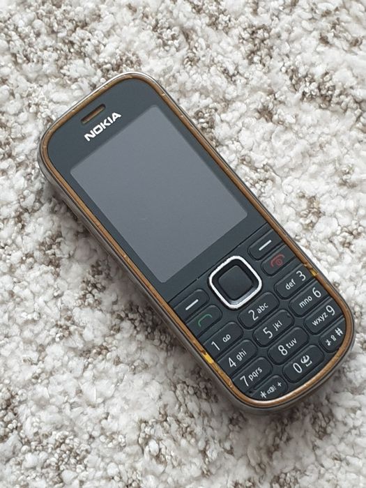 Vand Nokia 3720c