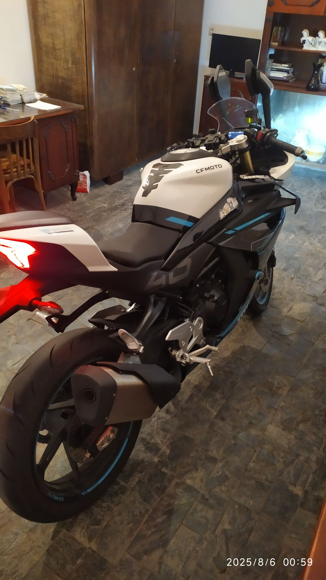 CFMoto 450 SR - categoria A2