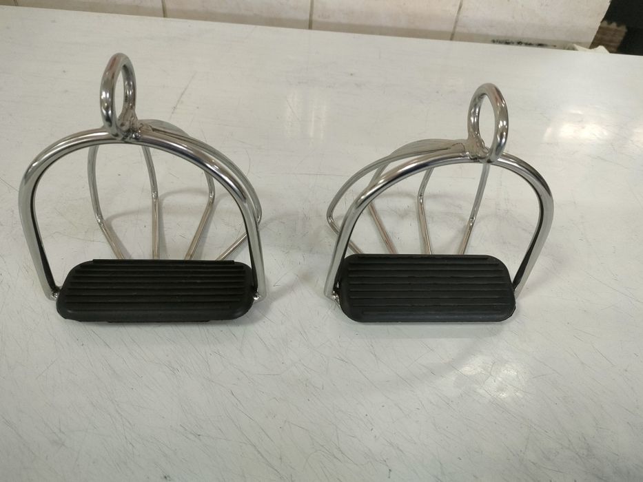 Продам новые стремина для безопасной езды