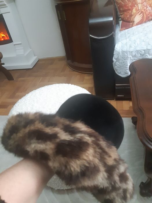 Palarie-caciula- fetru cu blana-Franta