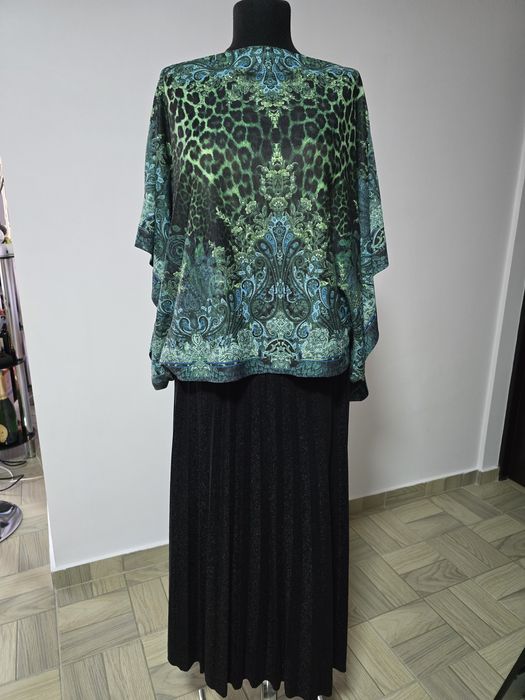 Bluza cu imprimeu animal print verde, maneci tip fluture