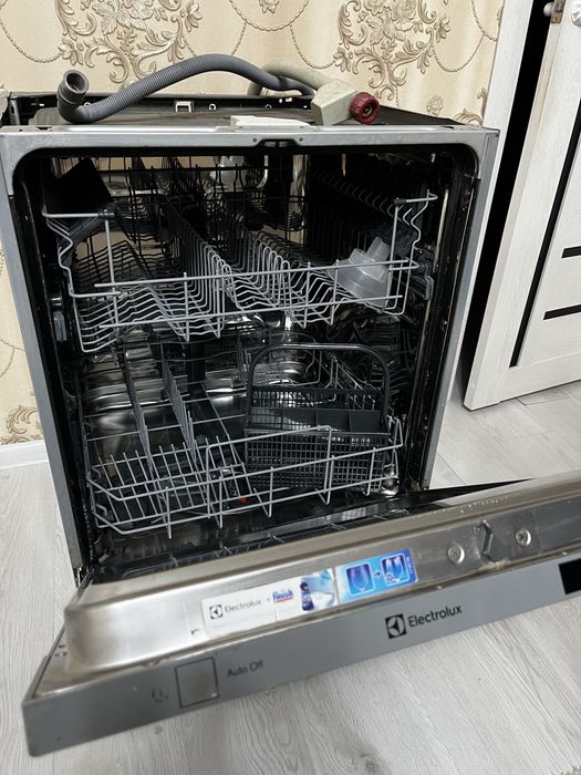 Посудомоечная машина Electrolux (встраиваемая)