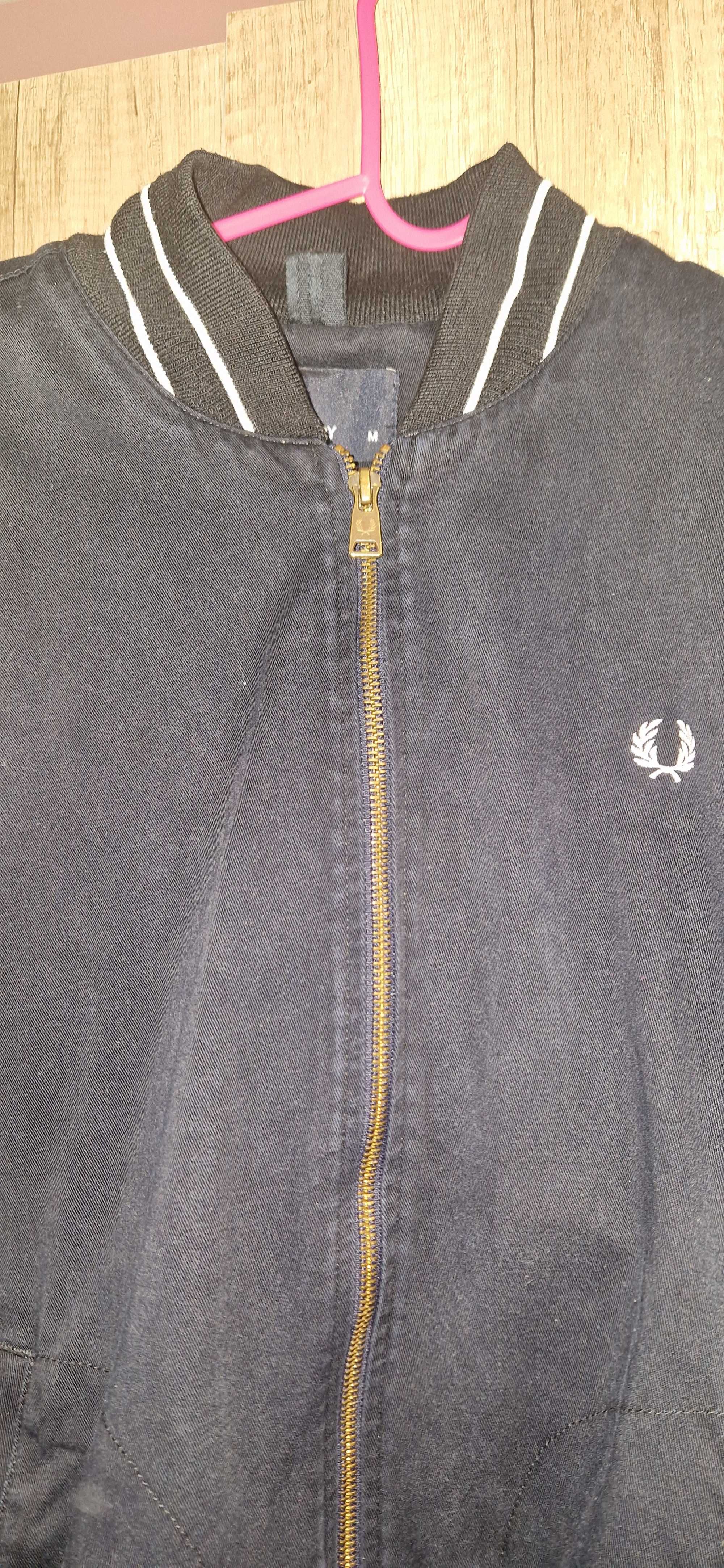 Fred Perry бомбър размер М