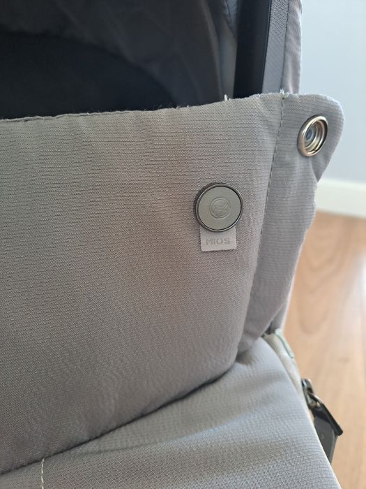 Vând landou Cybex Mios