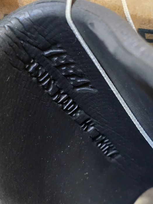 Papuci Yezzy Slides ~ Marimea 41 ~ Noi