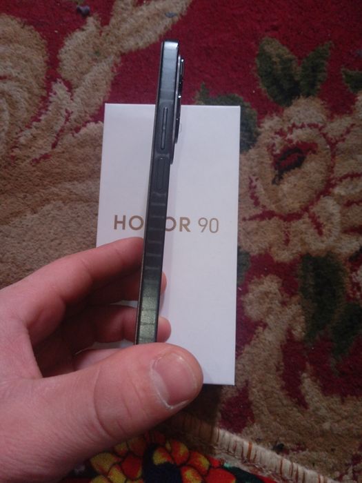 Honor 90  8/256   .