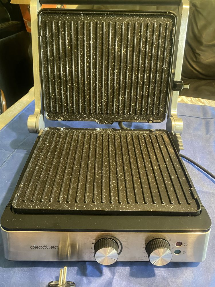 Електрическа скара и грил Cecotec Rock’nGrill
