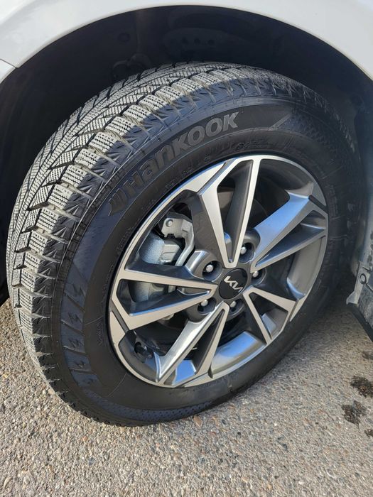 Зимние шины Hankook.