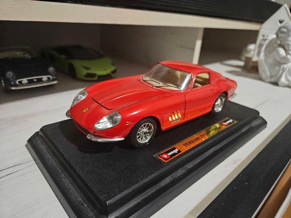 Macheta Bburago Ferrari 275 GTB 4 , scara 1 : 24