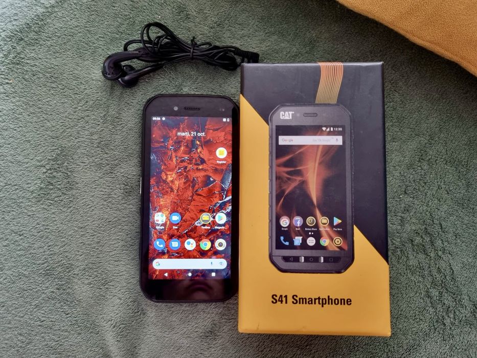 Vand CAT S42 in stare buna