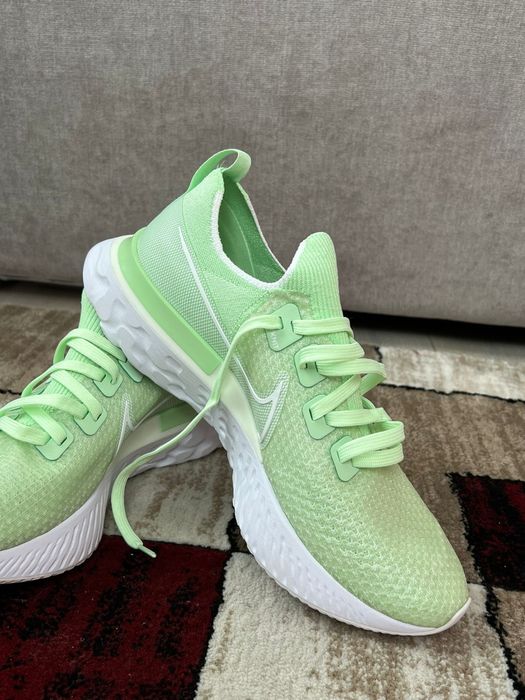 Adidasi barbatesti Nike