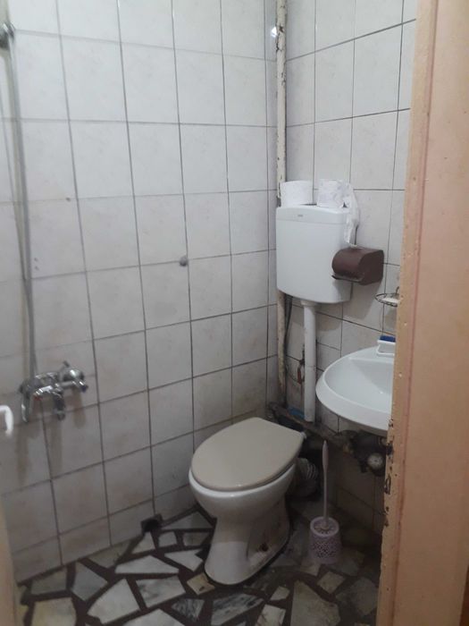 Двустаен непреходен Плевен срещу Пощата от собственик