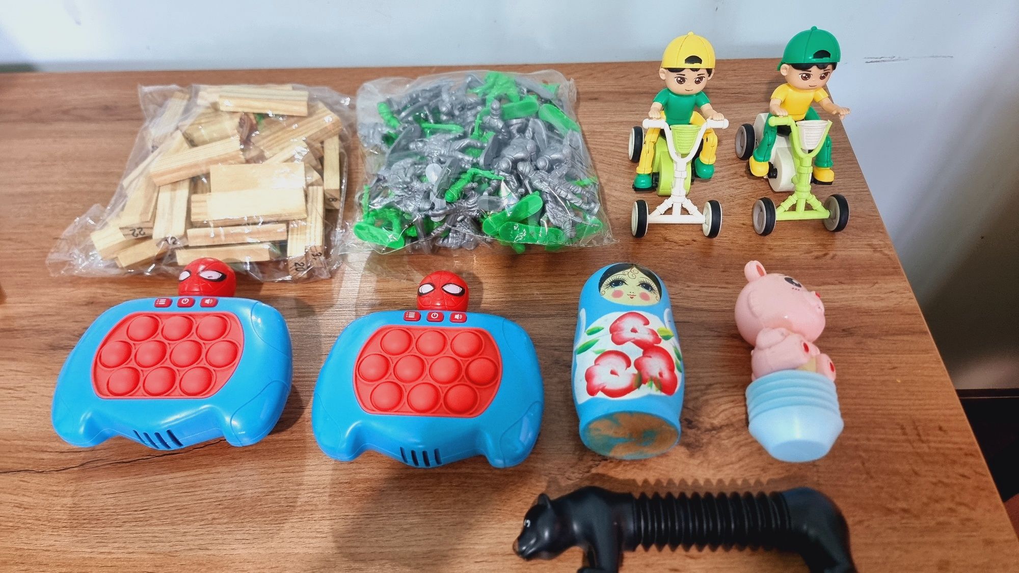 Детский игрушки Новый и Б-у Цена за все 
Попить електронний
