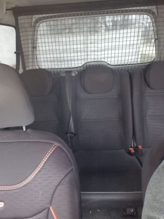 Peugeout partner 2004
