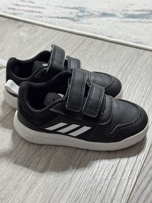 Incaltamine copii adidas