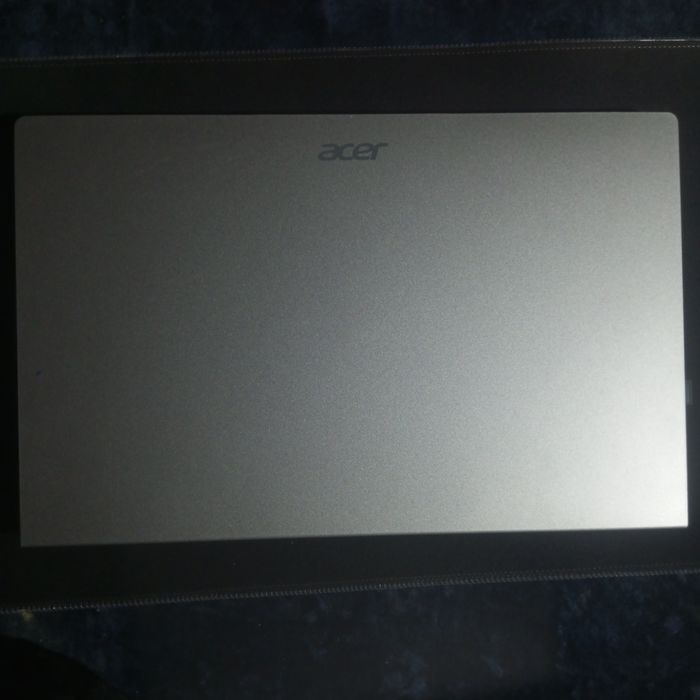 Srochni Notebook ACER Aspire 3