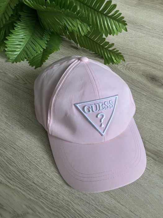Шапка Guess!Оригинална