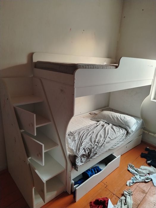 Продам двухъярусную кровать