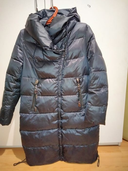 Продам зимнюю женскую куртку