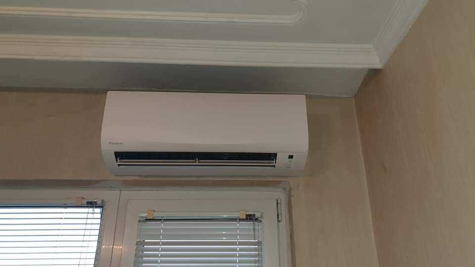 Инверторен климатик Daikin Sensira FTXF35E/RXF35E, 12000 BTU, Клас A++