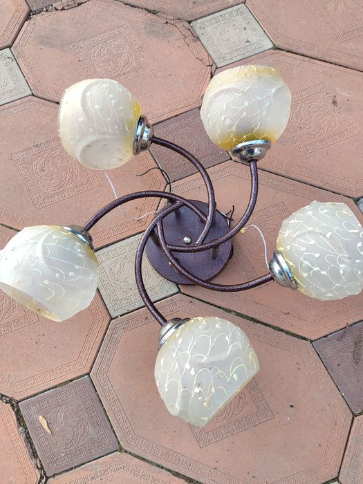 Продам люстры потолочные