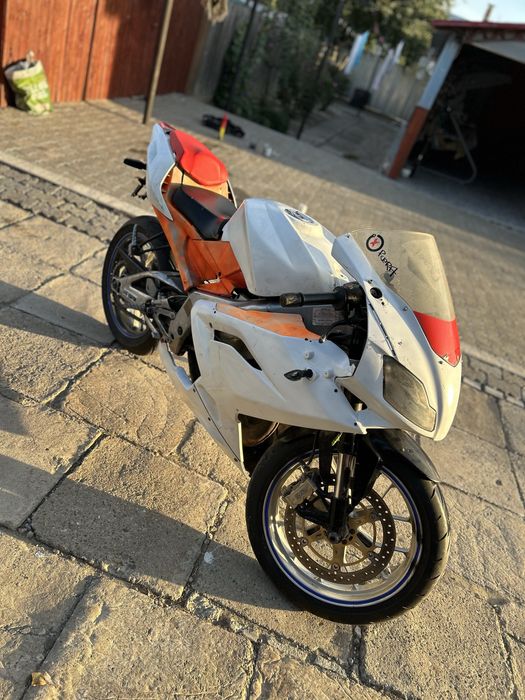 Aprilia rs 125 2t pv,cititi descrierea
