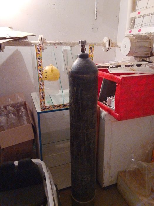 Продам кислародный баллон 70%зоправленный