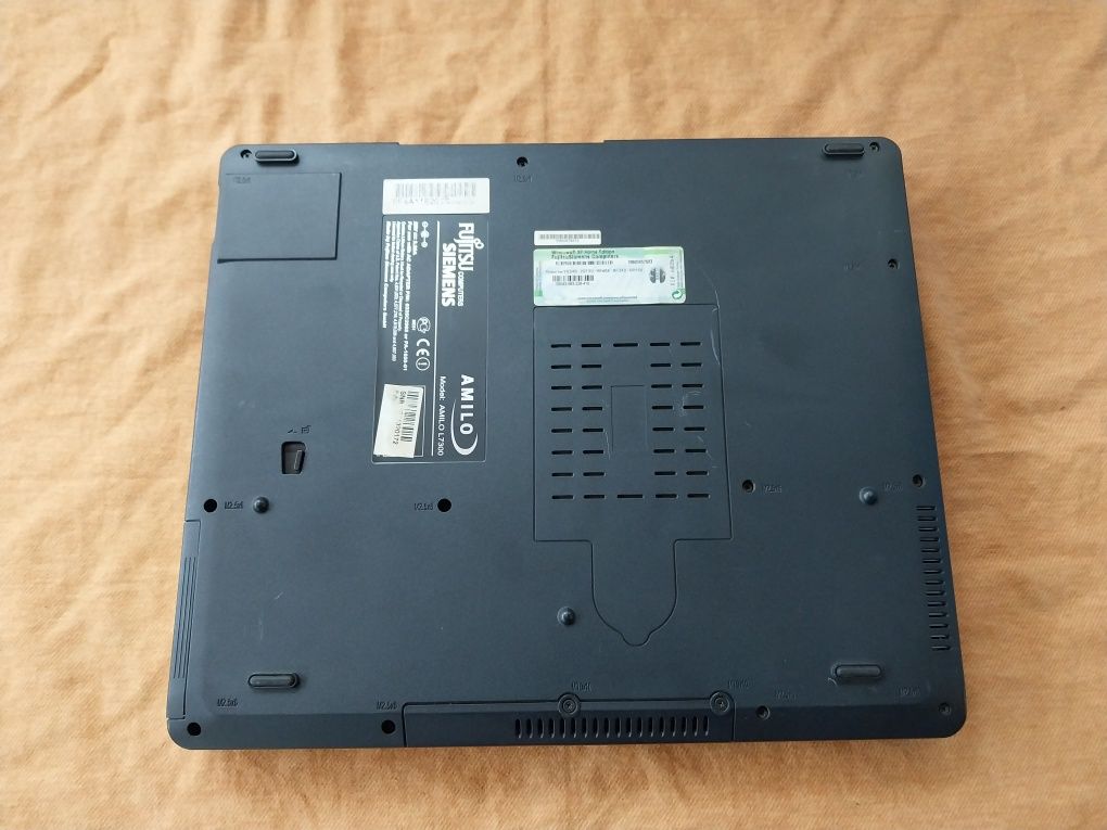 Laptop Fujitsu Siemens Amilo L7300.