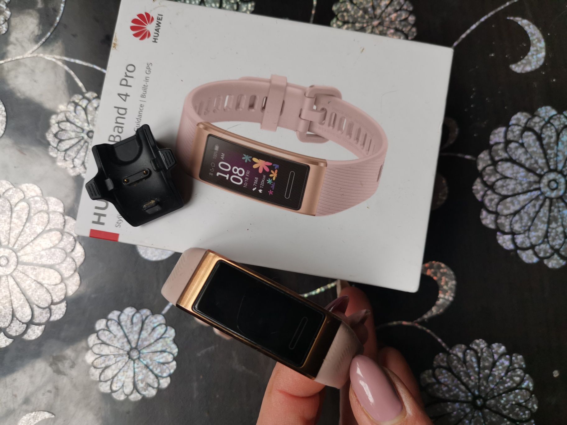 Huawei band 4 pro