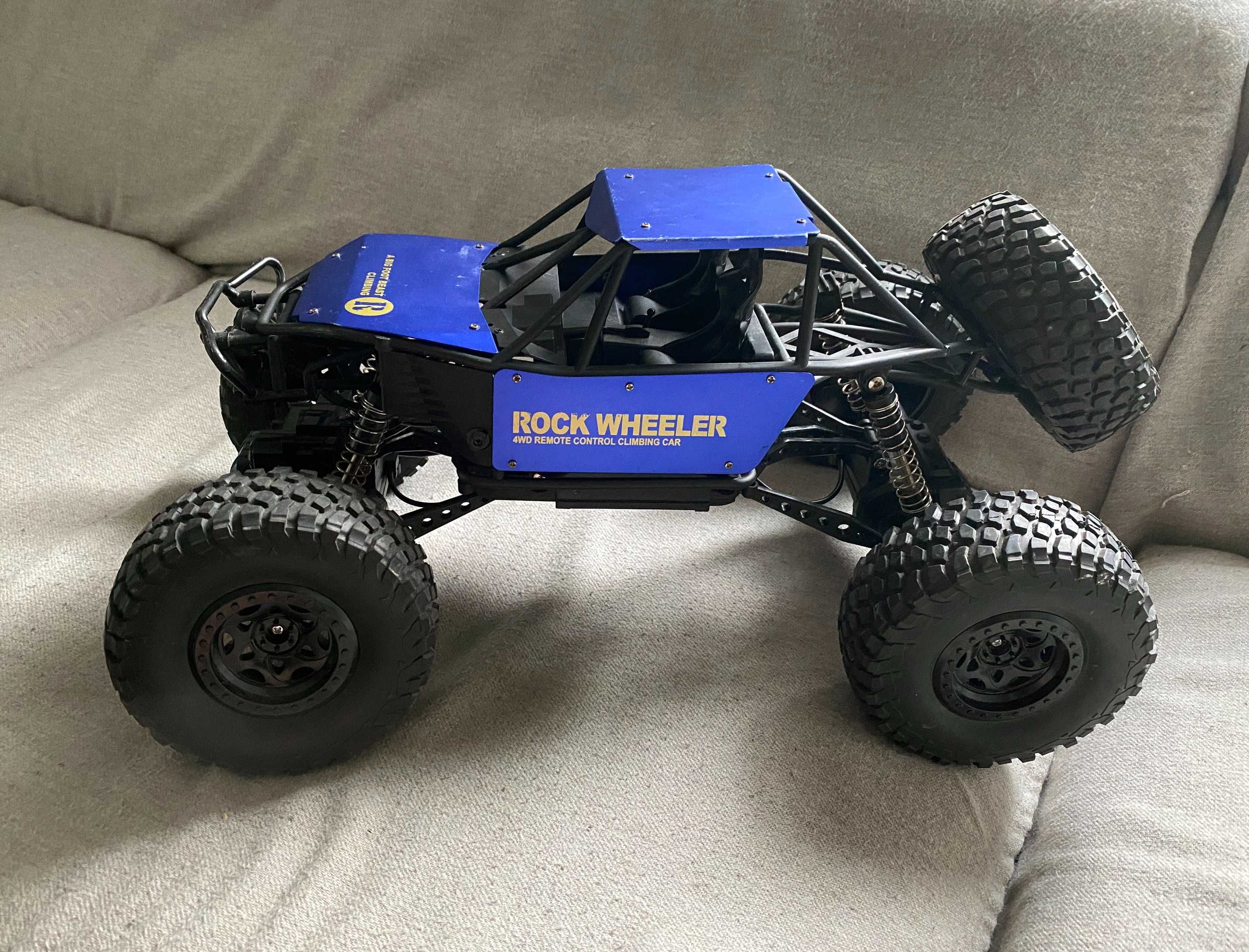 Masinuta Monster Truck 4x4 scara 1 8 - fara telecomanda - model mare
