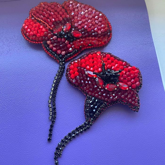 Broșe hand-made în diferite modele