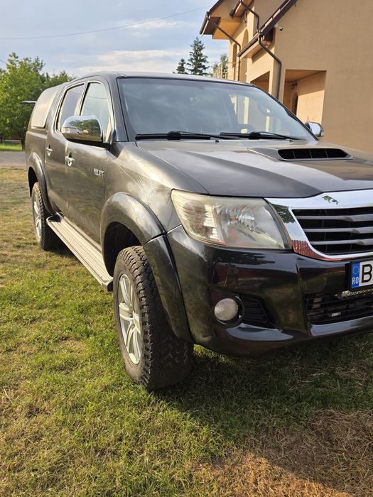 Vând Toyota Hilux autoutilitare