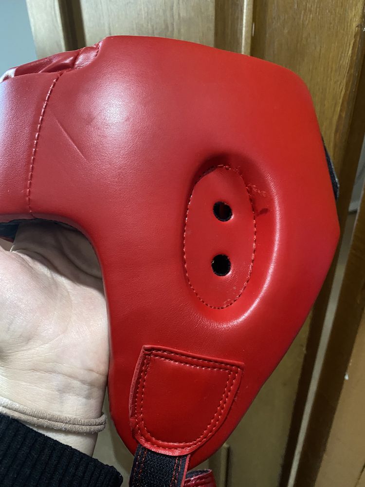 Продам шлем для бокса и таэквондо