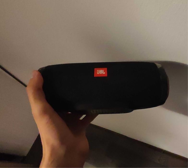 Vand boxa jbl charge 3