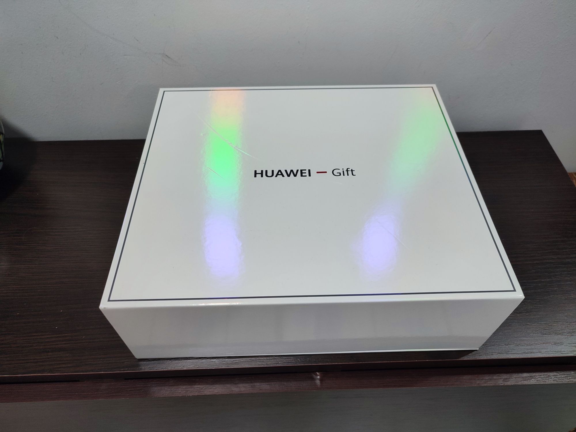 Lampa Led Huawei cu suport de incarcare wirelles pt. telefon