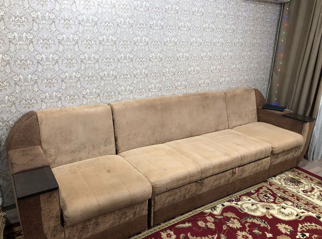 Продам диван в хорошем состояние