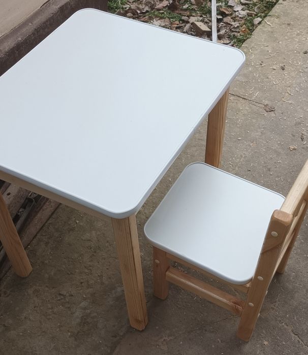 450.000 Скидки на детский комплект. Стол и стульчик