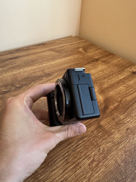 Sony ZV-E10 + чанта Sony+ микрофон Deity