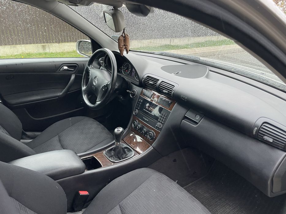 Mercedes C220  2005 27000km reali full istoric
