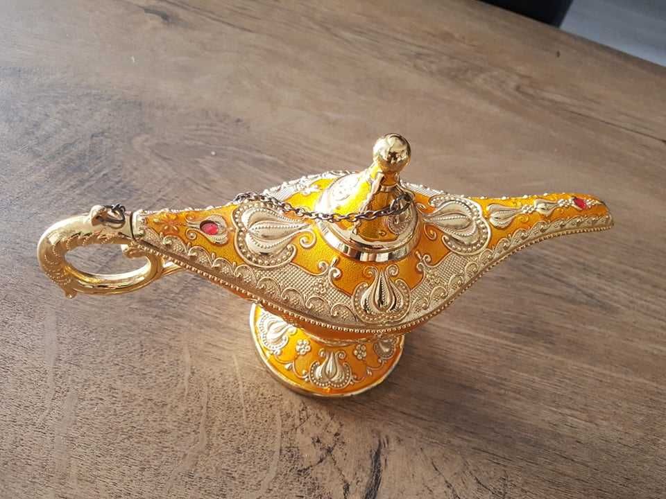 Lampa lui Aladdin din Dubai (auriu, mare) - cadou perfect