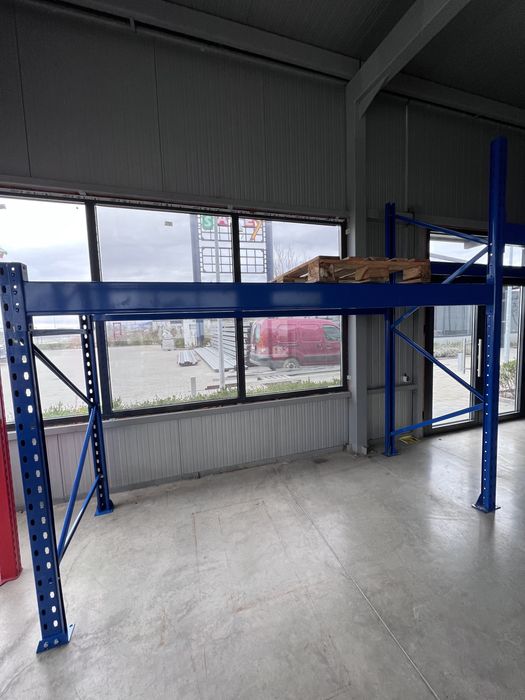 Стелажи 1400 кг на пале