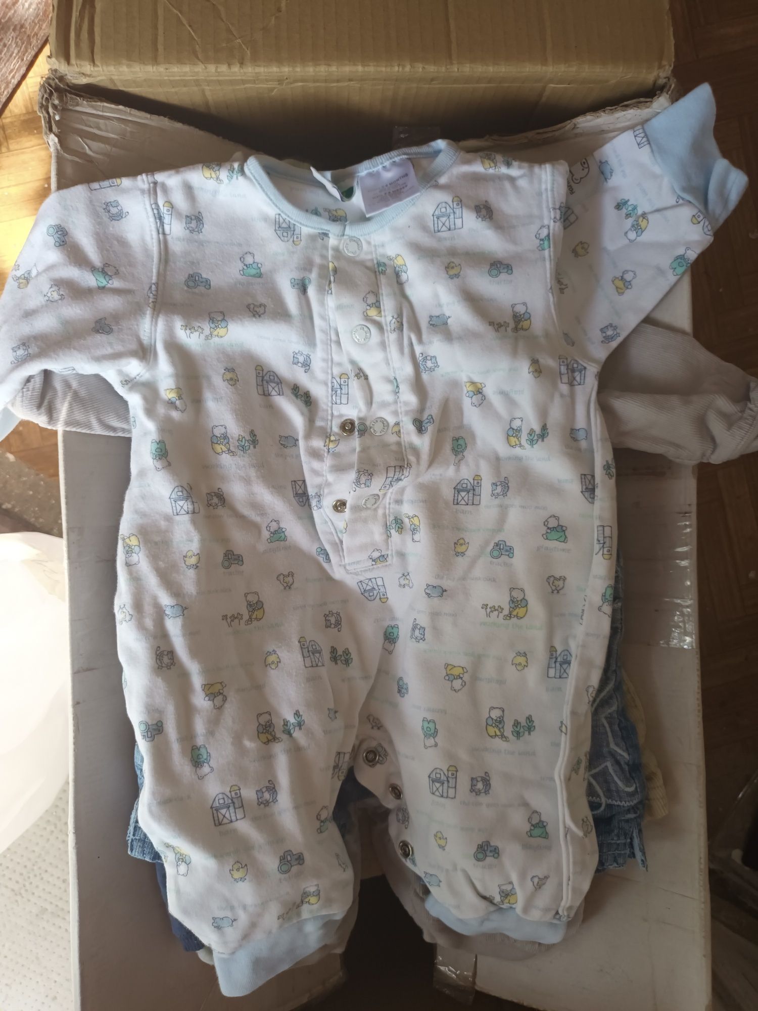 Бебешки дрехи от 0 до 6 месеца, играчка, затопляща възглавница, термос