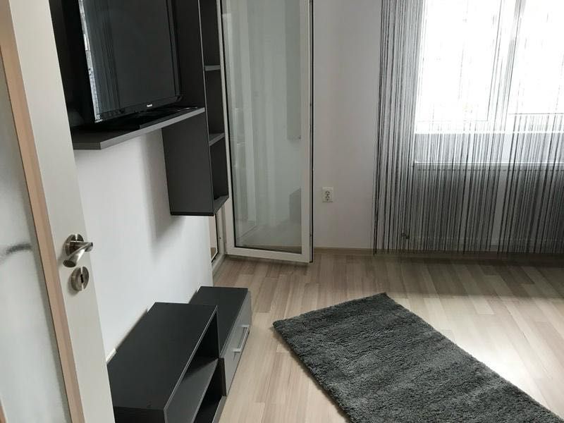 Vând garsonieră dubla cu loc de parcare